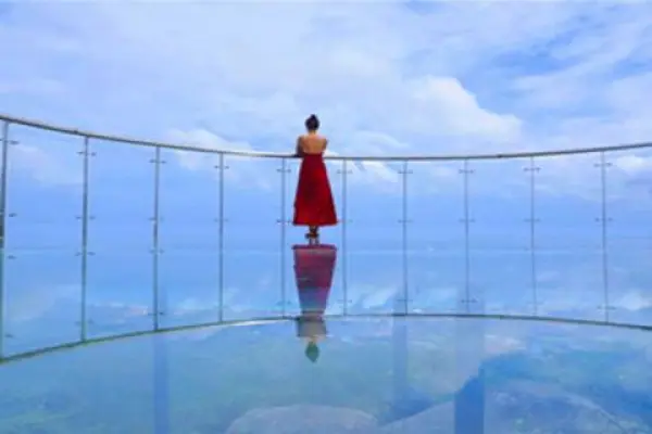 【摩登三亚】蜈支洲-亚特兰蒂斯水世界-亚龙湾森林公园双飞5日跟团游