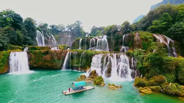 广西南宁-德天瀑布-通灵峡谷-北海银滩-涠洲岛双飞6日游