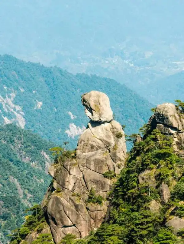 飞跃江西F2线 仙境三清山、最美乡村婺源篁岭古村、 庐山飞瀑三叠泉、千年瓷都景德镇、双飞四天纯玩游