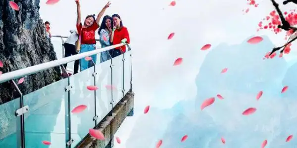 烟雨张家界丨艳遇凤凰古城【花筑·张家界凤凰自驾游5日】品质保障 （全程连住花筑品牌酒店）中旅直营，全程微信专员一对一对接