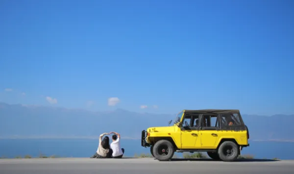 大理吉普车顺风搭车。