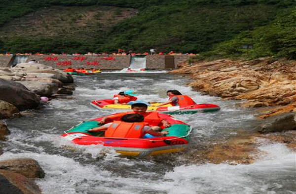 临安龙井峡漂流+白水涧或神龙川+入住百利沙昌化大酒店标准间1晚+双人早餐2天1晚自驾游