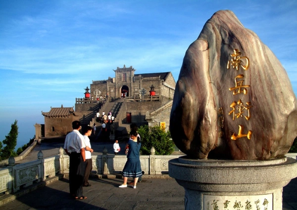 湖南全景游：长沙-衡山-韶山-花明楼-天门山-张家界-凤凰八日游