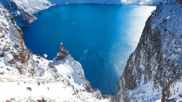 <长白山万达智选假日酒店双飞3-8日自由行>白山往返，宿万达小镇，赠接送机，可享水乐园/汉拿山温泉等礼包