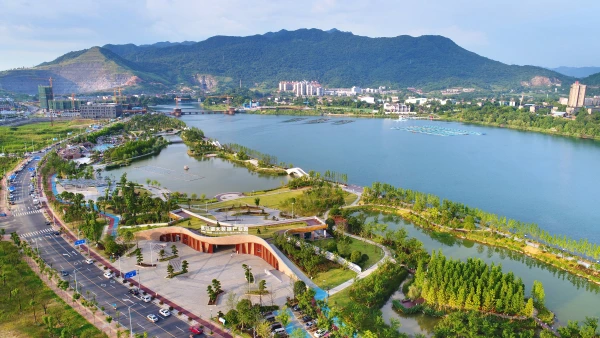 【跟团游】早雾东江湖+高椅岭+仰天湖+流华湾古村 宿五星网红郴州 长沙高铁3天2人起订