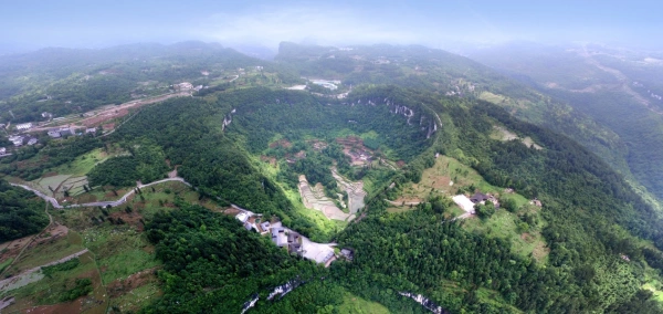 重庆+仙女山+天坑+地缝+成都双飞6日半自助游