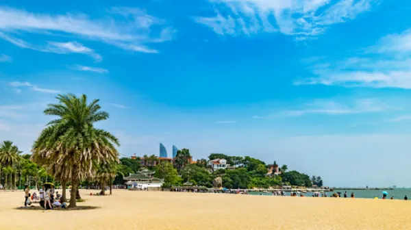 <厦门佰翔五通酒店双飞3-6日自由行>环岛路高端人气网红酒店，位于五缘湾风景区，室内恒温泳池，一线海景私属沙滩，亲子海边惬意度假