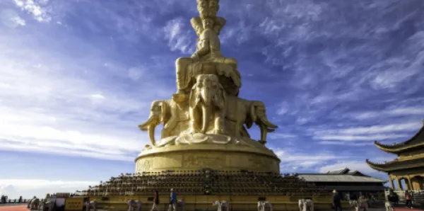 九寨沟-黄龙-峨眉山-乐山-青城山-都江堰汽车6日游