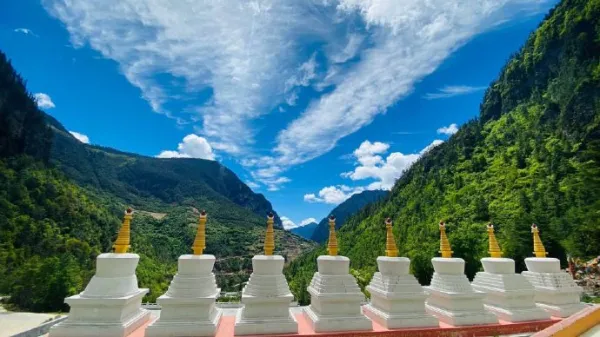 <丽江-巴拉格宗-虎跳峡2日游>含氧气瓶/0自费景点推荐/滇西北户外摄影游鼻祖/当地土著带您深度探寻原生态隐士天堂/丽江接送/