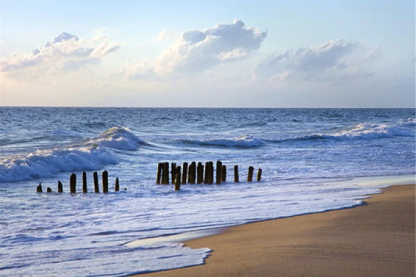 南宁-德天瀑布-通灵峡谷-北海双飞5日游