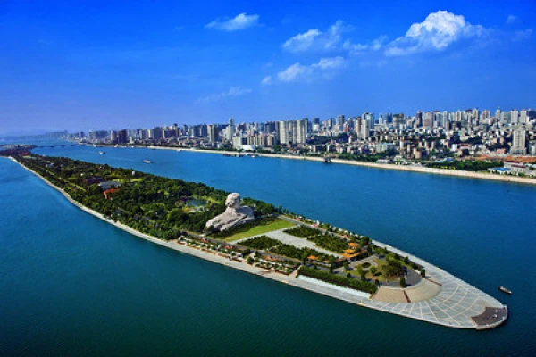 韶山毛主席故居-长沙岳麓山-橘子洲头1日游长沙起止私家团3人起订1单1团拒绝拼团