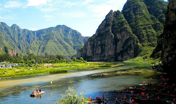 十渡聚龙湾玻璃栈道