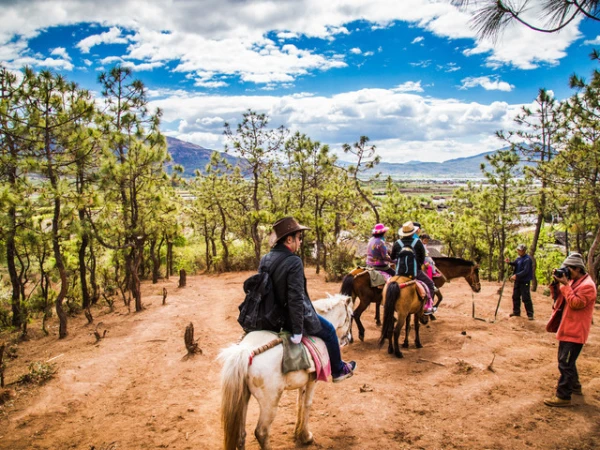 丽江-香格里拉-大理-泸沽湖-玉龙雪山双飞8日游