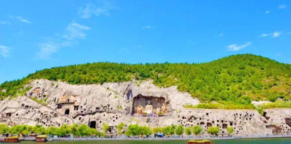 河南云台山+洛阳龙门石窟+嵩山+少林寺+开封4日跟团游