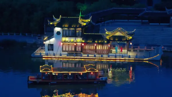 泰州天德湖温泉+自助晚餐+凤城河望海楼+入住天德湖宾馆标准间1晚+双人早餐2天1晚自驾游