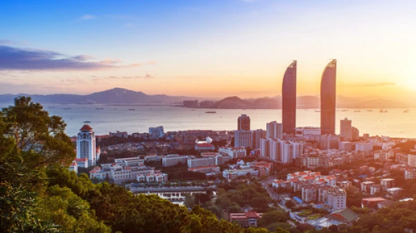 <厦门+鼓浪屿双飞4日自由行>2晚市区+1晚鼓浪屿，市区甄选酒店住宿，可付费加购接送机/船票/观光游服务，帆船出海，乘风破浪