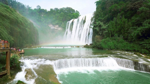 贵州黄果树-西江-荔波-梵净山-镇远-茅台镇-石阡火车7日游