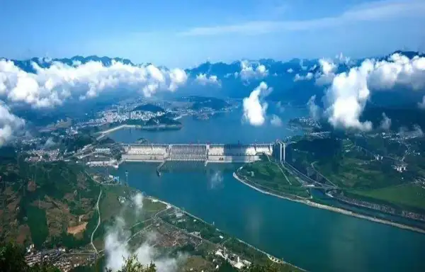 夜宿芙蓉镇 凤凰古城 魅力湘西纯玩双飞5日
 苏锡常自组20人小包团 无锡直飞 
5A张家界森林公园+天门山玻璃栈道+升级2晚5星