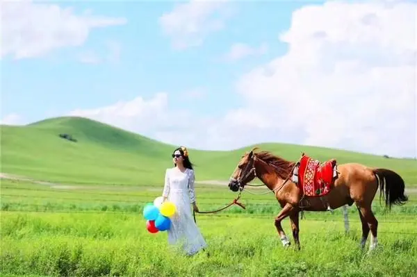 【自由行】机票+全网促销：【四天三晚+轻奢住宿+2小时草原骑马+蒙古包+烤全羊+深度穿越】 