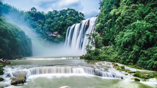 贵州黄果树-荔波大小七孔-西江火车6日游 