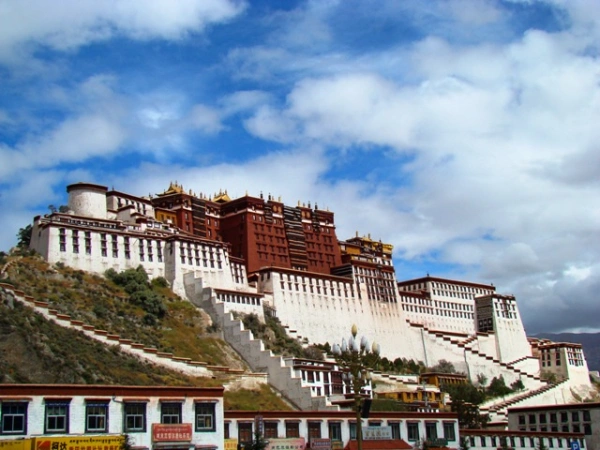 西藏拉萨-布宫-珠峰大本营5日游