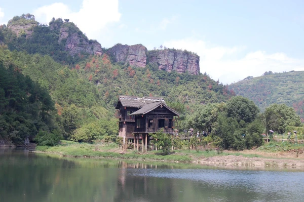 新昌千丈幽谷+飞龙玻璃栈道纯玩1日跟团游<体验玻璃栈道>