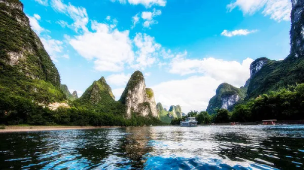 <桂林-大漓江-阳朔-龙脊梯田火车5日游>一价全含28人纯玩/儿童含早/上行缆车/遇龙河漂流/椿记烧鹅+龙脊生态宴