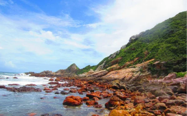 西冲金沙湾沙滩+大鹏古城+杨梅坑徒步+快艇出海冲浪绕岛1日游