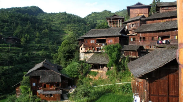 贵州黄果树-西江-荔波-梵净山-镇远-火车6日游