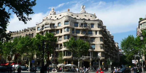 西葡风情+彩色葡萄牙11日浪漫之旅 里斯本集散、圣家族教堂、阿尔汉布拉宫、塞维利亚大教堂，马拉加城堡，皇家马德里球场，罗卡角