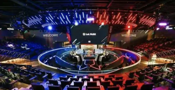 2020英雄联盟全球总决赛场馆，上海站。全程带团。