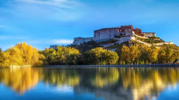 西藏拉萨+林芝+山南+鲁朗林海+布达拉宫+大峡谷双飞8日游