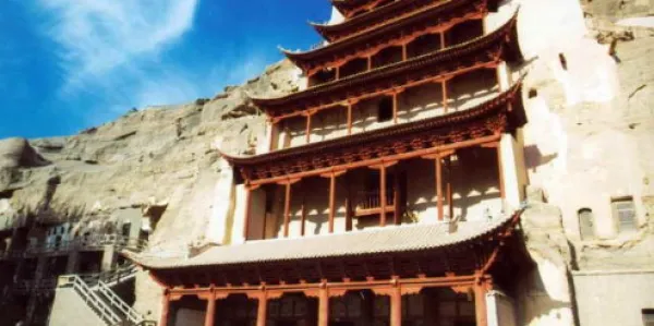 兰州+青海湖+茶卡盐湖+翡翠湖+敦煌+嘉峪关+张掖双飞8日游